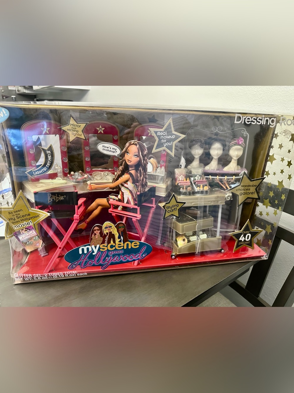 2005 Mattel My Scene Goes Hollywood Dressing Room Play Set Light Up Mirror